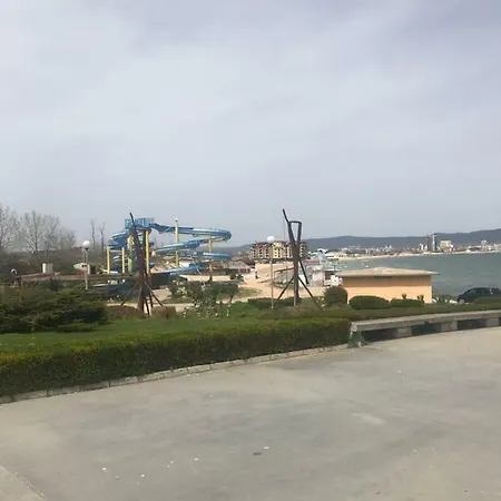 Front Beach Apartment Nesebar