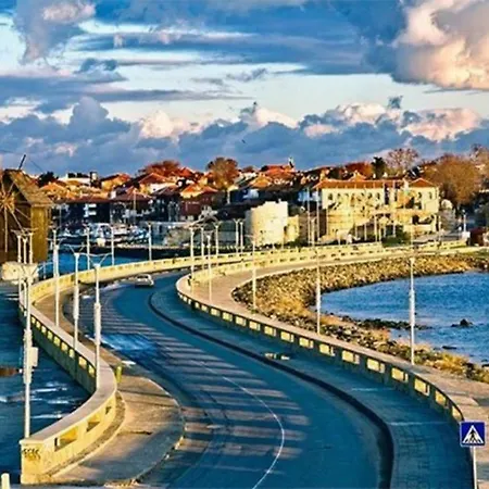 Апартаменты Front Beach